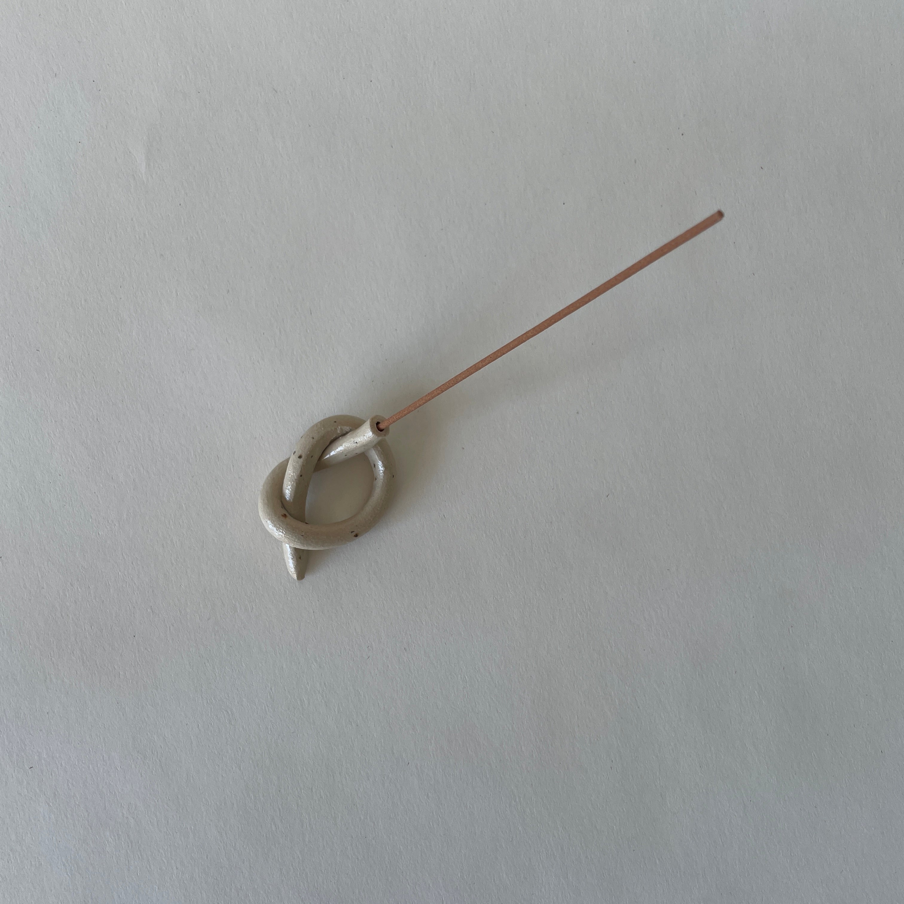 KNOT INCENSE HOLDER 03