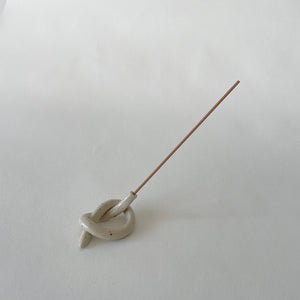 KNOT INCENSE HOLDER 03