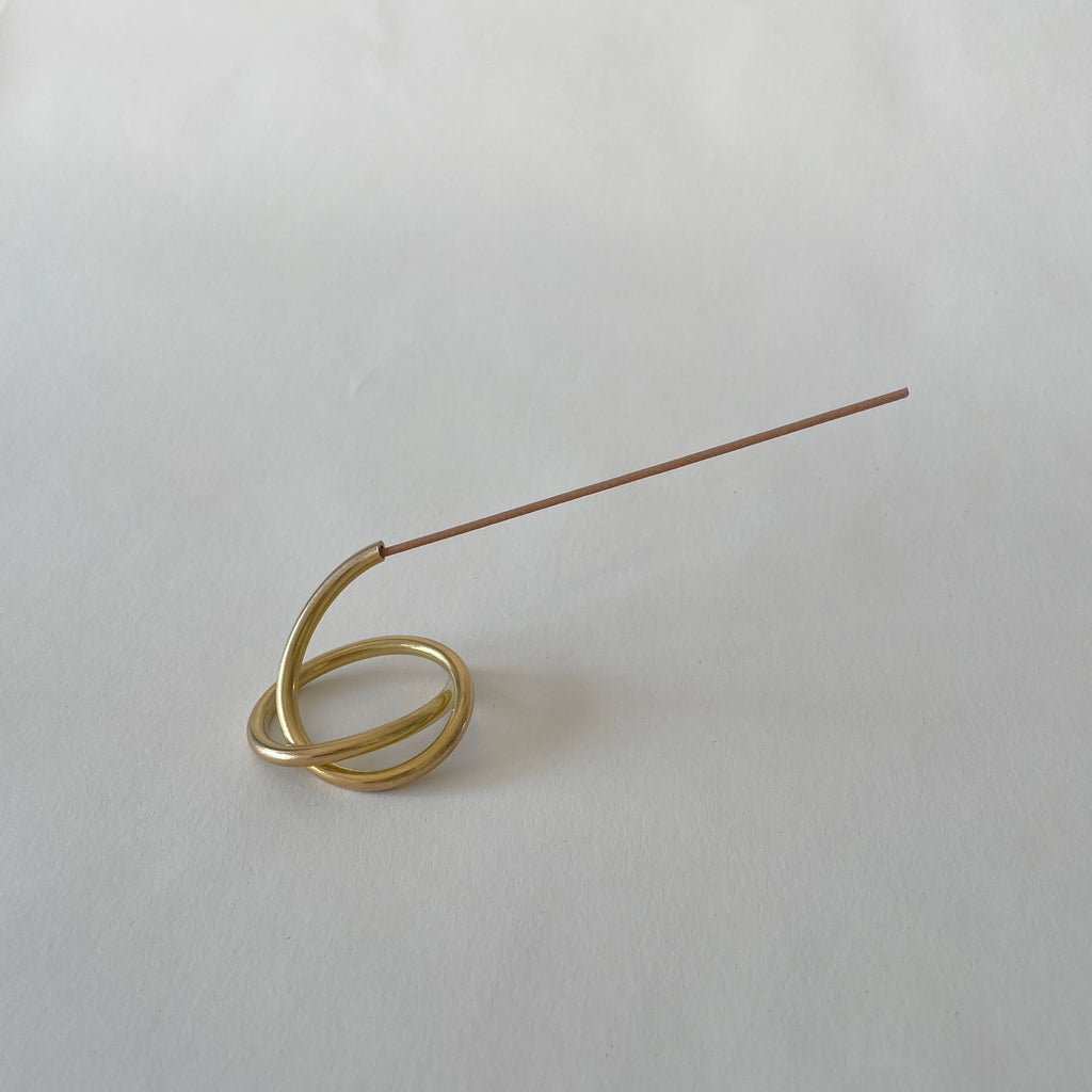 BRASS KNOT INCENSE HOLDER